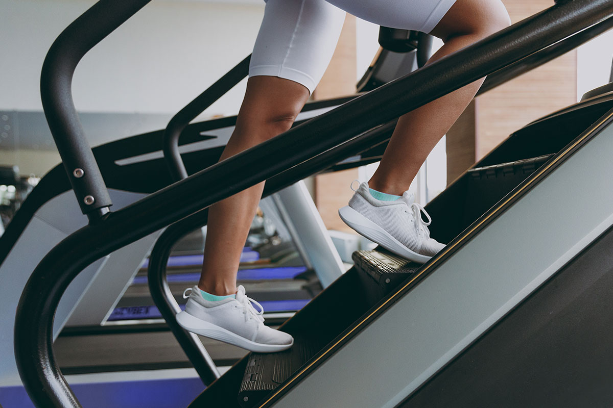 How to Use a Stair Climber to Burn Calories and Build Muscle