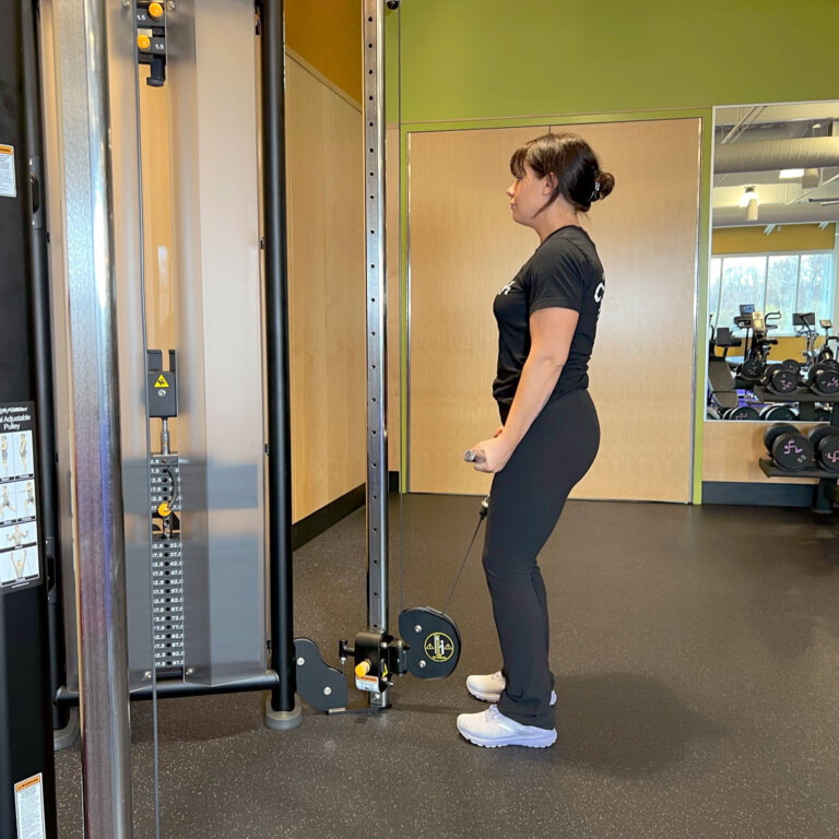 Gym Equipment 101: How to Do a Lat Pulldown