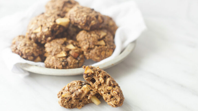 Apple butter oatmeal breakfast cookies